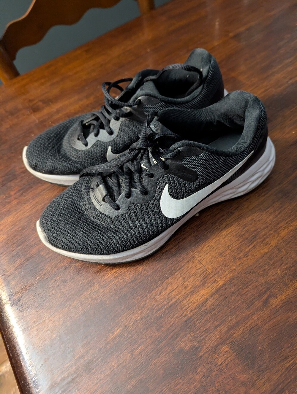 Nike Running Shoes Women's Size 8.5 EUC